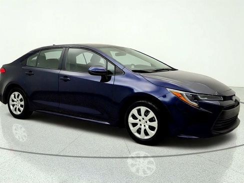 Used 2023 Toyota Corolla LE FWD image 3