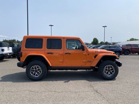New 2025 Jeep Wrangler Unlimited Rubicon w/ Convenience Group AWD/4WD image 2
