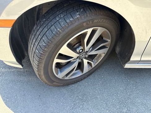 Used 2021 Honda Odyssey Touring image 3