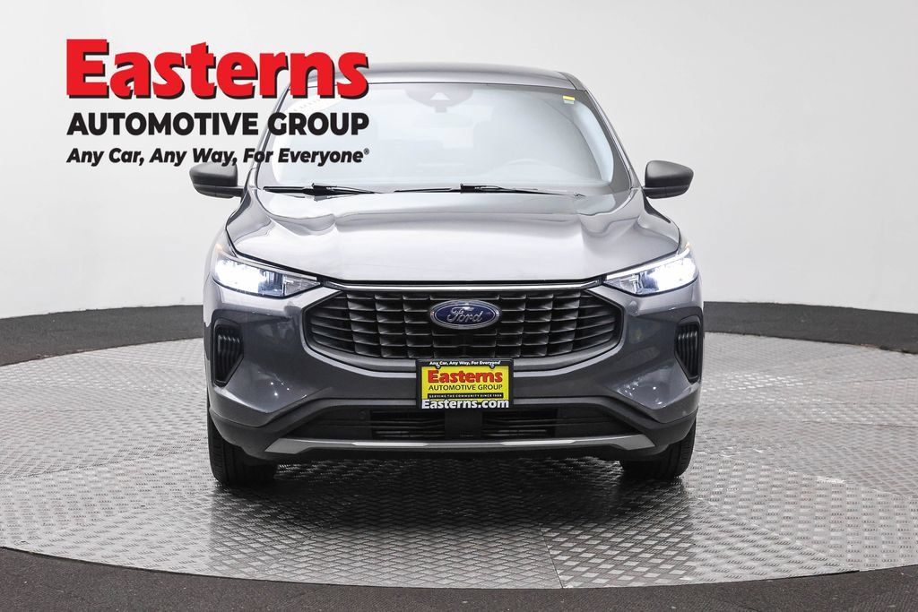 Used 2024 Ford Escape Active AWD/4WD image 4