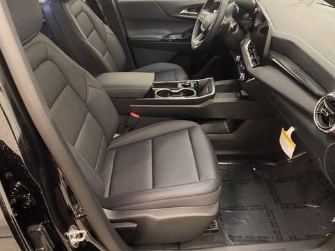 New 2026 Chevrolet Equinox LT w/ Convenience Package II image 25