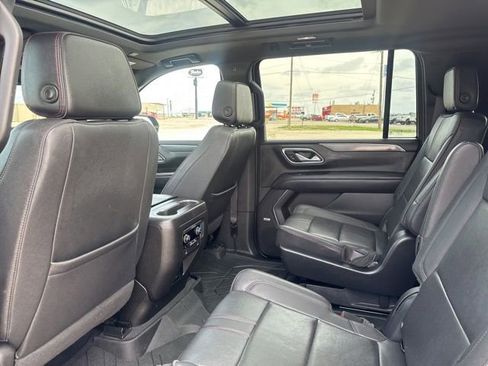 Used 2023 Chevrolet Suburban RST w/ Luxury Package image 25
