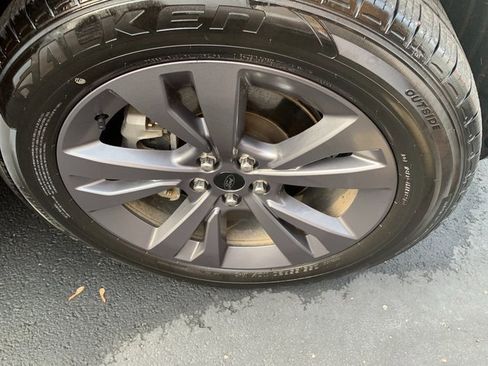 Used 2022 Ford Explorer XLT w/ Equipment Group 202A image 27