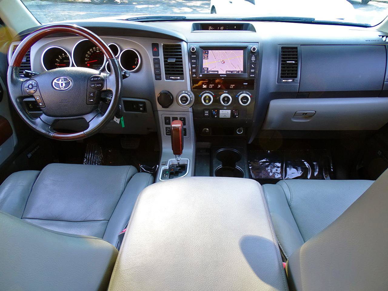 Used 2013 Toyota Sequoia Platinum RWD image 21