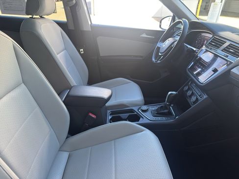 Used 2019 Volkswagen Tiguan SEL image 19
