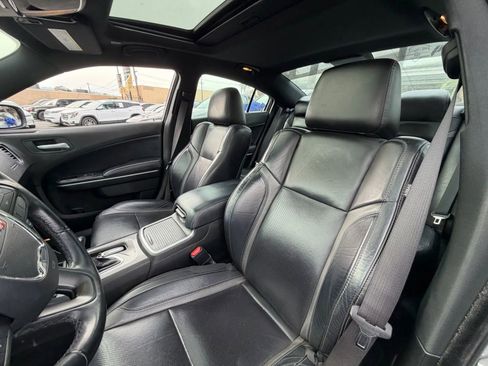 Used 2022 Dodge Charger SXT w/ Leather Interior Group image 13