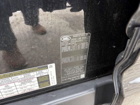 Used 2023 Land Rover Defender 130 X-Dynamic SE image 25