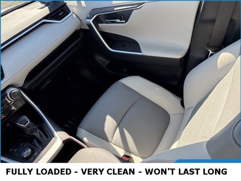 Used 2024 Toyota RAV4 Limited image 16