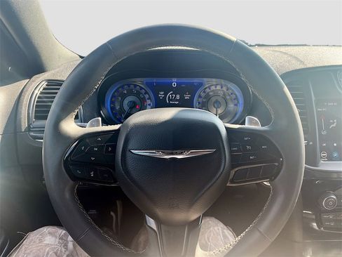 Used 2022 Chrysler 300 S image 11