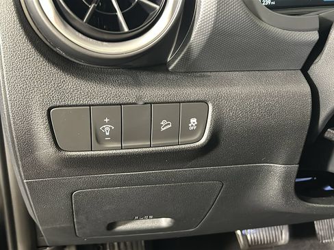 Used 2023 Hyundai Kona Limited AWD/4WD image 24
