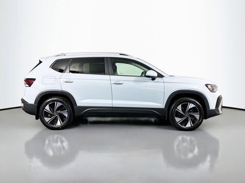 New 2026 Volkswagen Taos SE AWD/4WD image 8