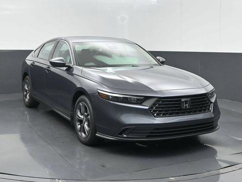 Used 2023 Honda Accord EX image 3