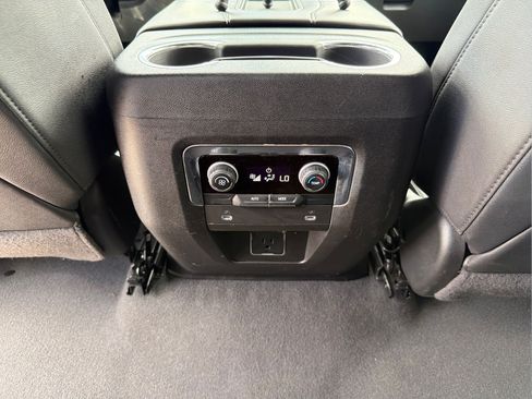 Used 2024 Chevrolet Tahoe LT AWD/4WD image 33