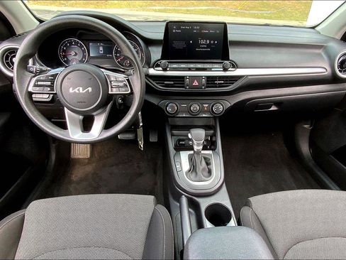 Used 2024 Kia Forte LXS w/ LXS Technology Package FWD image 12