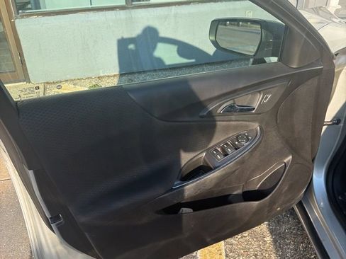 Used 2019 Chevrolet Malibu LT FWD image 8