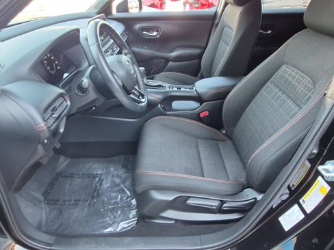 Used 2025 Honda HR-V Sport image 11
