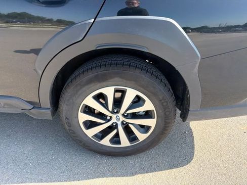Used 2025 Subaru Outback Premium AWD/4WD image 8