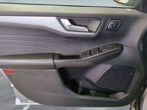 Used 2024 Ford Escape Platinum image 14