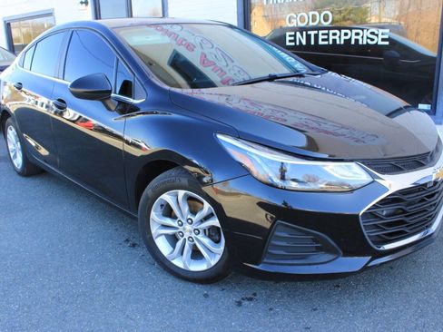 Used 2019 Chevrolet Cruze LT w/ LT Fleet Convenience Package image 10