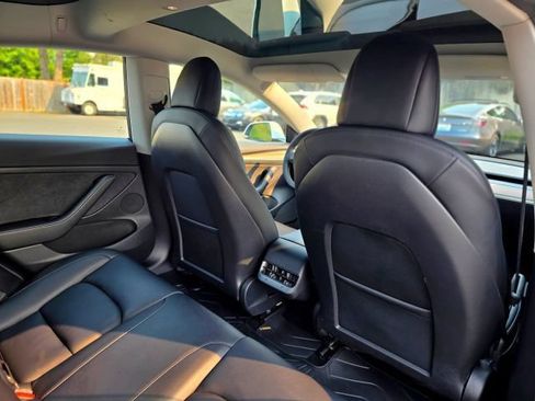 Used 2022 Tesla Model 3 Long Range AWD/4WD image 41