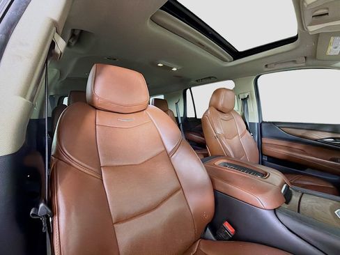 Used 2020 Cadillac Escalade Luxury image 33