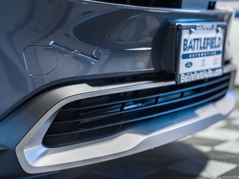 New 2026 Toyota Prius Plug-In Hybrid FWD image 16