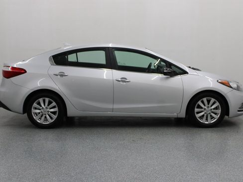 Used 2015 Kia Forte EX FWD image 2