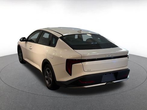 Used 2025 Kia K4 LXS image 11