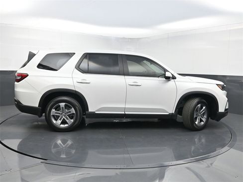 Used 2024 Honda Pilot EX-L image 43