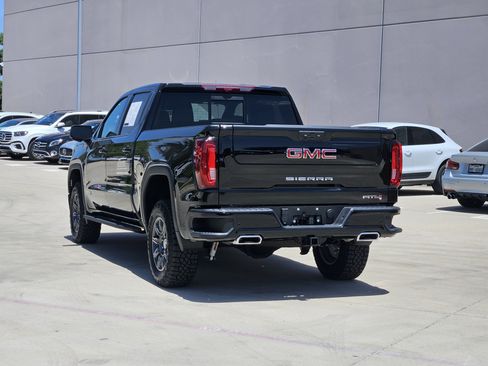Used 2026 GMC Sierra 1500 AT4 w/ AT4 Premium Package AWD/4WD image 4