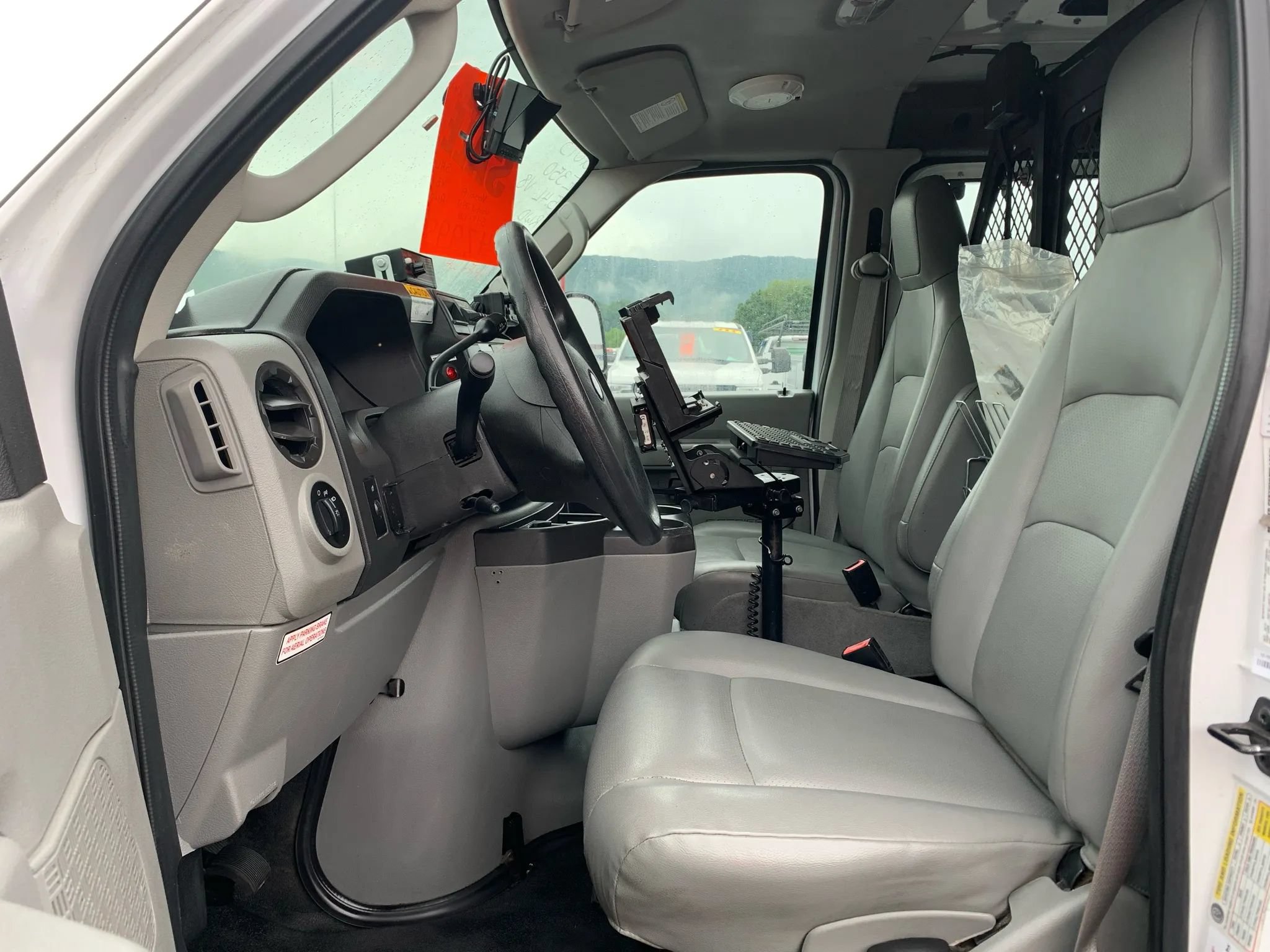 Used 2013 Ford E-350 and Econoline 350 Super Duty RWD image 8