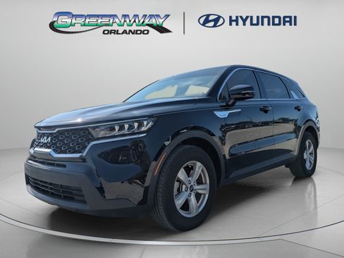 Used 2023 Kia Sorento LX FWD image 3