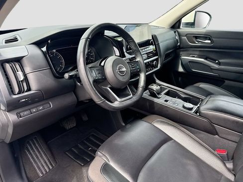 Used 2024 Nissan Pathfinder SL AWD/4WD image 10