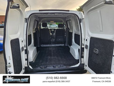 Used 2014 Nissan NV200 SV w/ Technology Package image 20