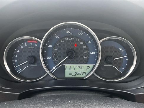 Used 2014 Toyota Corolla LE FWD image 25