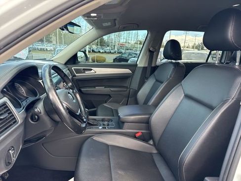 Used 2018 Volkswagen Atlas SE image 16