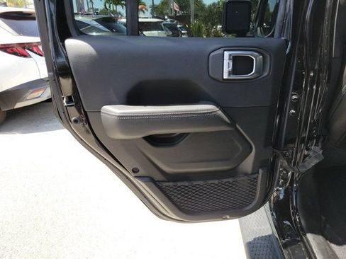 Used 2022 Jeep Wrangler Unlimited Sahara 4xe AWD/4WD image 11