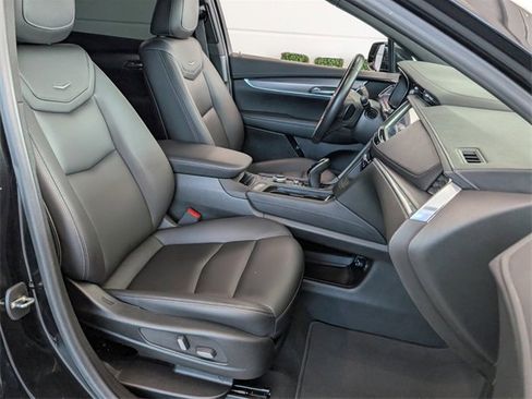 Used 2022 Cadillac XT5 Luxury image 16