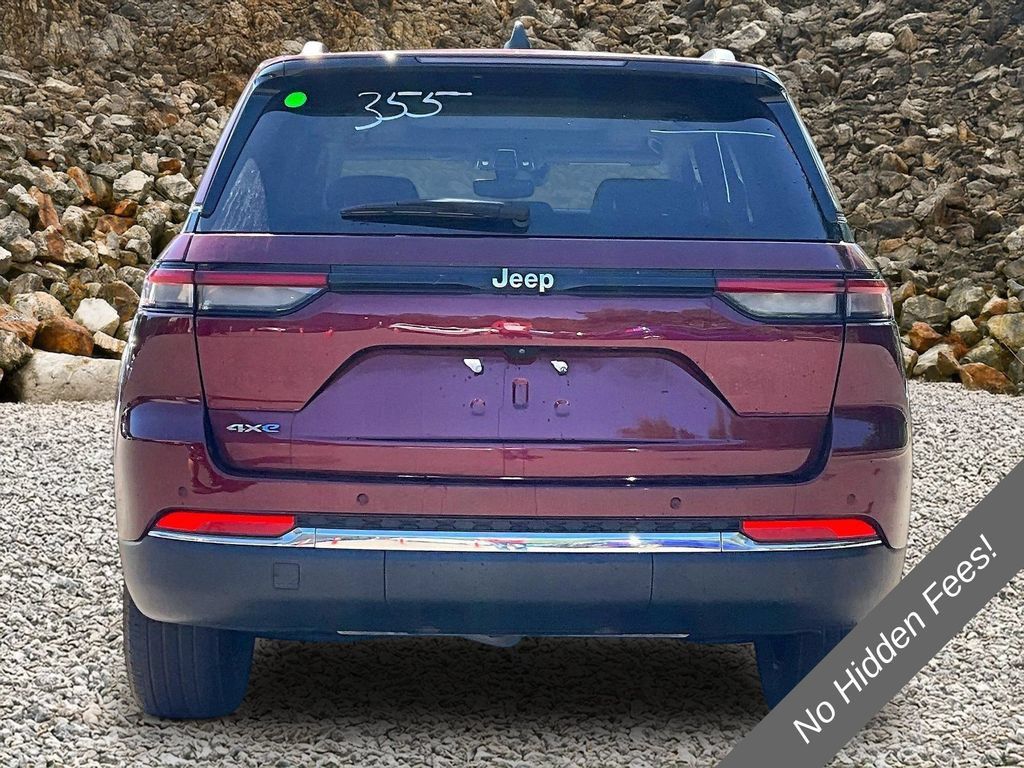 Used 2023 Jeep Grand Cherokee 4WD 4xe image 4