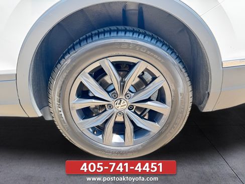 Used 2024 Volkswagen Tiguan SE AWD/4WD image 33