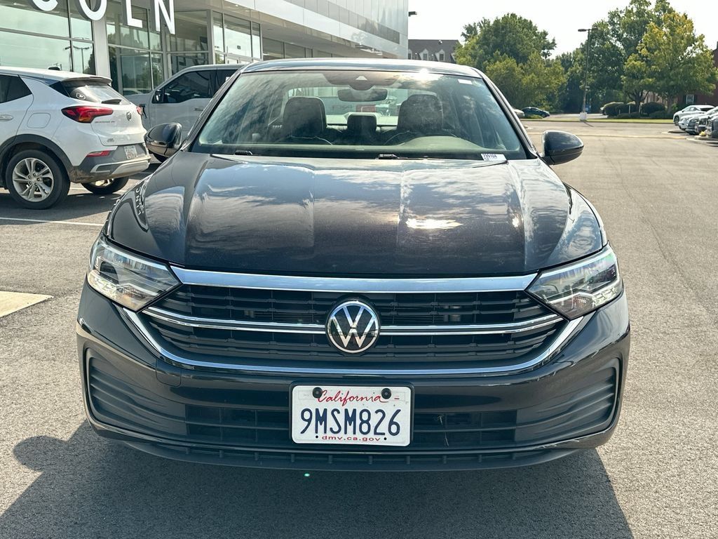 Used 2024 Volkswagen Jetta SE FWD image 5