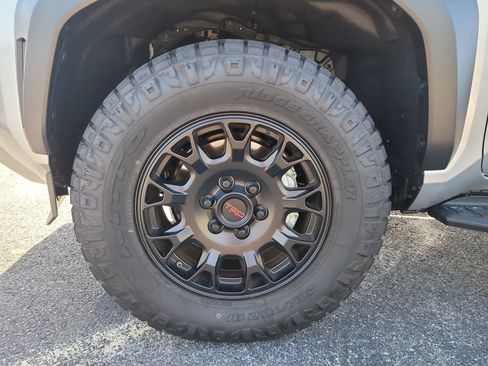 Used 2026 Toyota 4Runner TRD Off-Road Premium AWD/4WD image 9