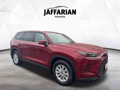 Certified 2024 Toyota Grand Highlander XLE image 2