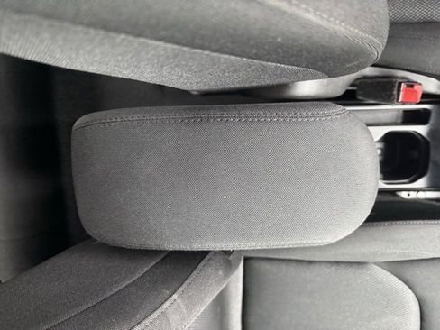 Used 2019 Jeep Renegade Sport image 27