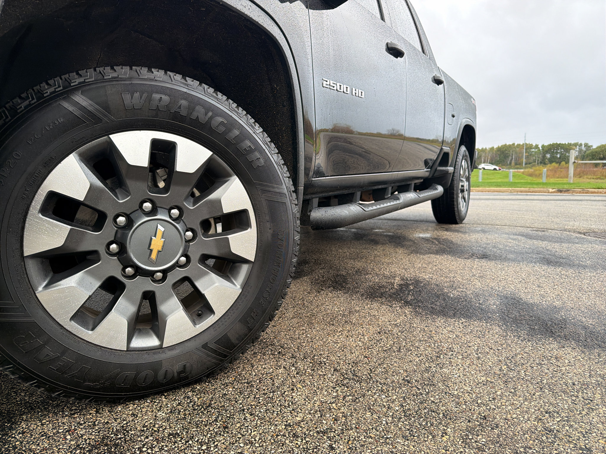 Used 2021 Chevrolet Silverado 2500 Custom w/ Custom Value Package AWD/4WD image 9