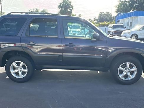 Used 2006 MAZDA Tribute I FWD image 6