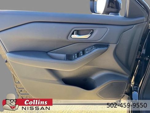 Certified 2026 Nissan Rogue SV AWD/4WD image 17