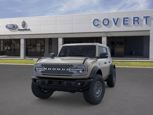 New 2025 Ford Bronco Badlands image 2