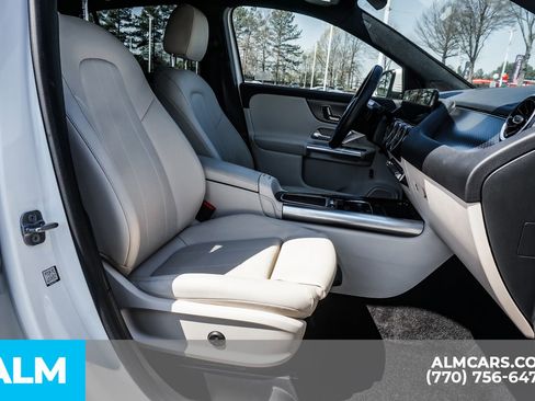 Used 2025 Mercedes-Benz GLA 250 4MATIC image 24