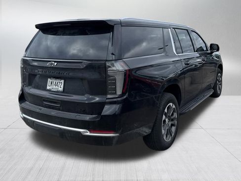 Used 2026 Chevrolet Suburban LT w/ Comfort Package AWD/4WD image 6